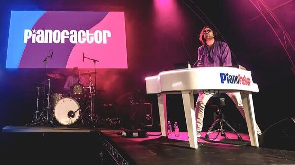 One Piano Show with live drums